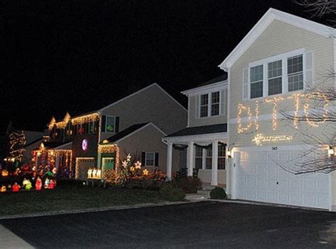 10 of the most funny christmas decorations ever