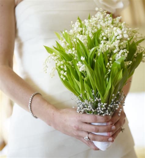 We handpick each flower bouquet and source only the highest quality silk flowers so you. Wedding Flowers - Adding Green to All-White Bouquets ...