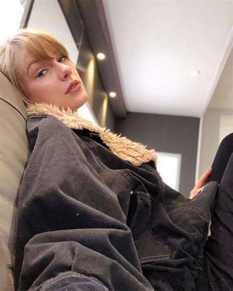 Taylor Swift Revealed She Used Sharpie Markers As Eyeliner And I Can