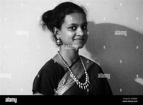 Saree Fasion On Young Girl Stock Photo Alamy
