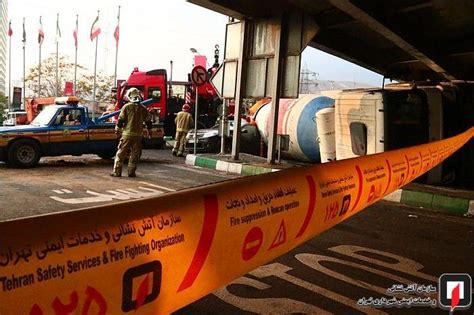 یک پل قرار است ساخته شود و نیازمند استحکامی مشخص است. خبرآنلاین - تصاویر | واژگونی بونکر سیمان روی ساندرو در ...