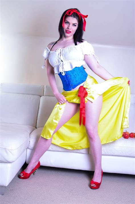 Snow White Nude Cosplay Starring Lucia Love