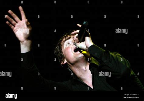 Keane Lead Singer Tom Chaplin Hi Res Stock Photography And Images Alamy
