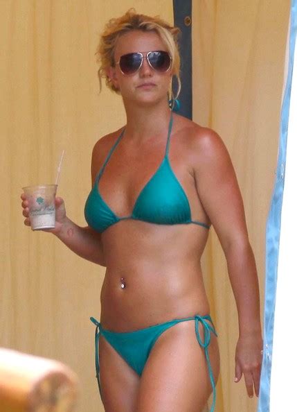Papa Gag Pulang Bebe Britney Spears Latest Hot Bikini Photos