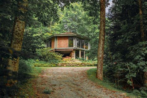 The log cabin is one bedroom and sleeps up to 4 persons on a single floor. 11 Best Berkshire Cabin Rentals | Massachusetts Airbnb ...