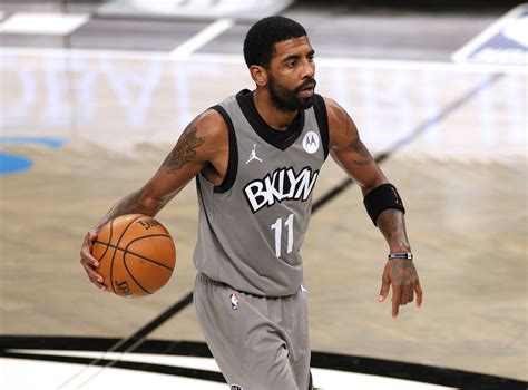 Nba Reportedly Looking Into Videos Of A Mask Less Kyrie Irving The