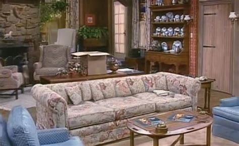 76 Striking Tv Sitcom Living Room Sets Voted By The Construction