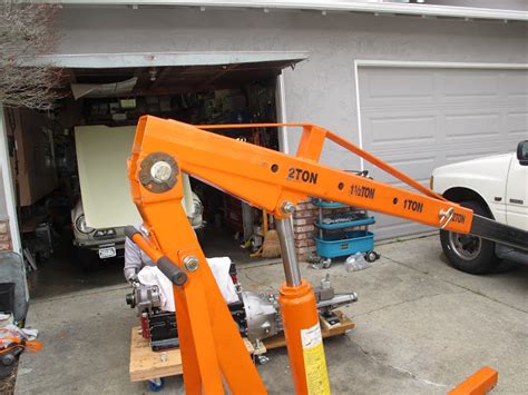 The foldable shop crane is easy to use and easy to store. Harbor Freight Engine Hoist 2 Ton - 2 Ton Capacity Heavy ...