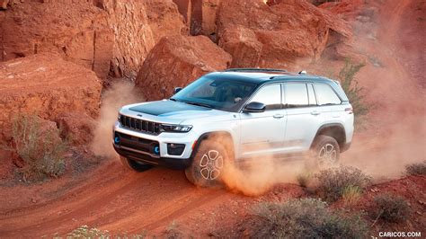 2022 Jeep Grand Cherokee Trailhawk 4xe Off Road