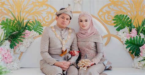 Tiada salahnya mahu anjurkan majlis perkahwinan, tetapi pastikan anda mengikut sop yang sudah ditetapkan bagi mengekang penularan wabak. Majlis Perkahwinan Yang Bakal Dilangsungkan Tanggungjawab ...