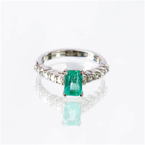 18ct White Gold Natural Emerald And Diamond Ring Archer And Holland