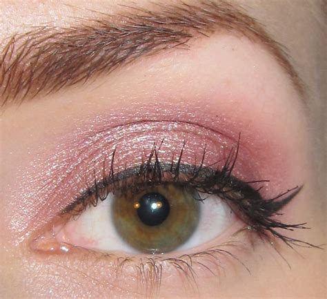 Glitter Is My Crack Simple Soft Pink Eye Makeup Look