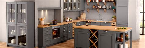 Landhausküchen - rustikal, gemütlich, modern Zudem beweist die moderne landhausküche par example, dasss grau keineswegs kühl sein muss, sondern sehr viel wärme und behaglichkeit ausstrahlen kann.