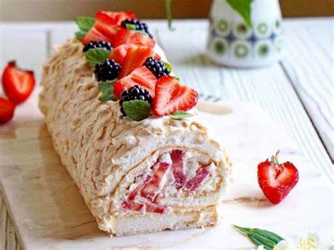 Диета и пониженным содержанием соли Меренговый рулет с клубникой  Меренговый рулет с клубникой  Диета и пониженным содержанием соли