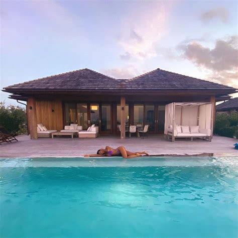 Nicole Scherzinger Looks Hot During Her Vacation Photos The