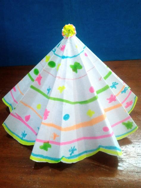 Making A 3d Paper Christmas Tree Thriftyfun
