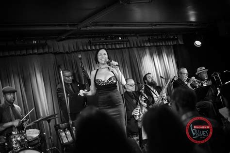 christmas with lavay smith and her red hot skillet lickers at biscuits and blues in san francisco