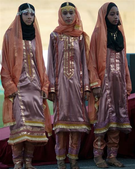 Omani Fashion National Clothes Omani Traditional Outfits