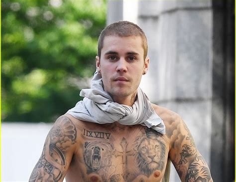 Alexissuperfans Shirtless Male Celebs Justin Bieber Shirtless While Walking In Nyc