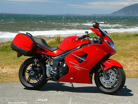 Triumph sprint st 1050 is produced in 2007. 2007 Triumph Sprint ST 1050 ABS: pics, specs and ...