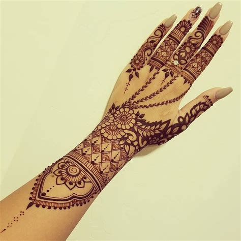 Henna, known as mehndi in india, is an ink made from the henna plant and used in indian and other eastern cultures for the creation of temporary tattoos. Full design! Also the video for this whole design is ...