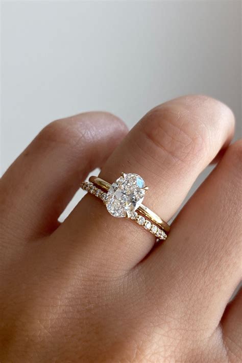 30 Oval Engagement Rings Guide Tips And Styles 2024 Dpf