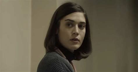 Lizzy Caplan Channels Annie Wilkes In The First Trailer For Castle Rock