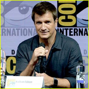 Nathan Fillion Reunites With Dr Horrible Cast At Comic Con Comic Con Felicia Day