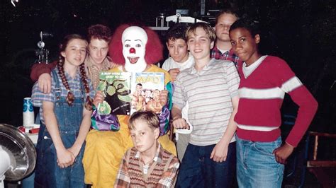 pennywise the story of it rare behind the scenes photos from stephen king s 1990 it mini
