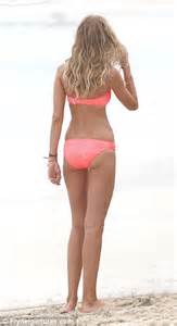 Maryna Linchuk Shows Off Her Toned Figure As She Poses For The Victoria S Secret Swim