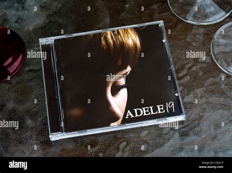 Adele Album 19 Hi Res Stock Photography And Images Alamy