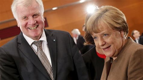 Flüchtlingskrise Horst Seehofer Hat Angela Merkel Wieder Lieb Der