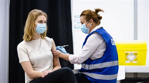 Jongere Die Zich Laat Vaccineren Doet Dat Niet Alleen Voor Zichzelf Rtl Nieuws