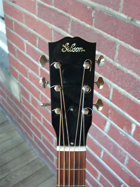 Gibson Reissue Original Jumbo Acoustic Guitar Headstock Gibson