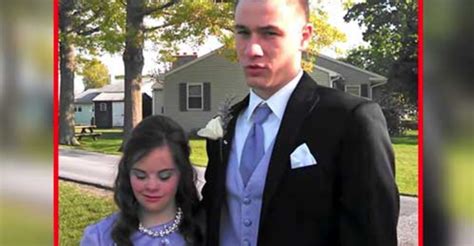 Hs Quarterback Invites Teen With Down Syndrome To Prom And Fulfills His