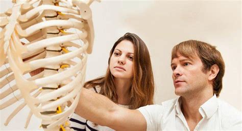 Quali sono alcuni dei sintomi di un osso pelvico fratturato?
