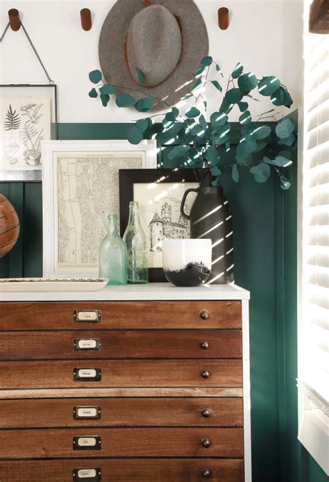 How to decorate a vintage/eclectic master bedroom. Spectacular Dresser Decor Tips For Enhancing The Bedroom