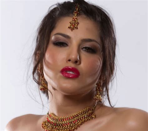 The Hottest Collection Of Sunny Leone S Photos Bollywood Glitz 24