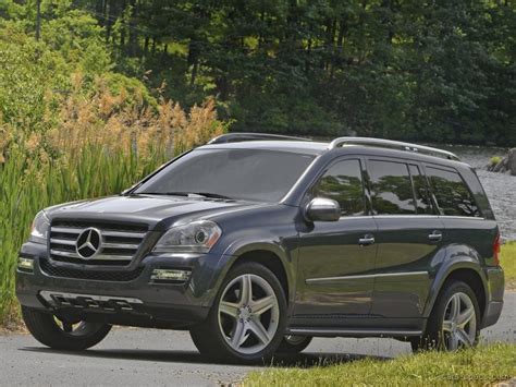 A jumbo german storms the field. 2007 Mercedes-Benz GL-Class SUV Specifications, Pictures ...
