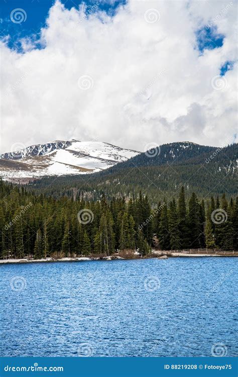 Echo Lake Op Mt Evans Colorado Stock Foto Image Of Wolk Landschap