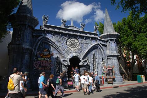 Originally opened in 1991, warner bros. Warner Bros. Movie World - Scooby-Doo Spooky Coaster