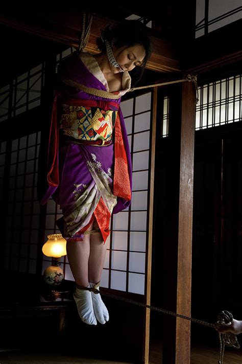 Rope Art And Woman May Chan Kinbaku Naka Akira Model Nao Photo