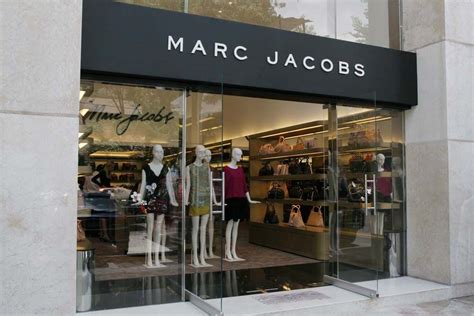 Marc Jacobs Collection Store In Mexico Vitrine