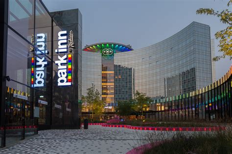 Your window to explore cities with park inn! Park Inn by Radisson Amsterdam City West - Hotelnacht