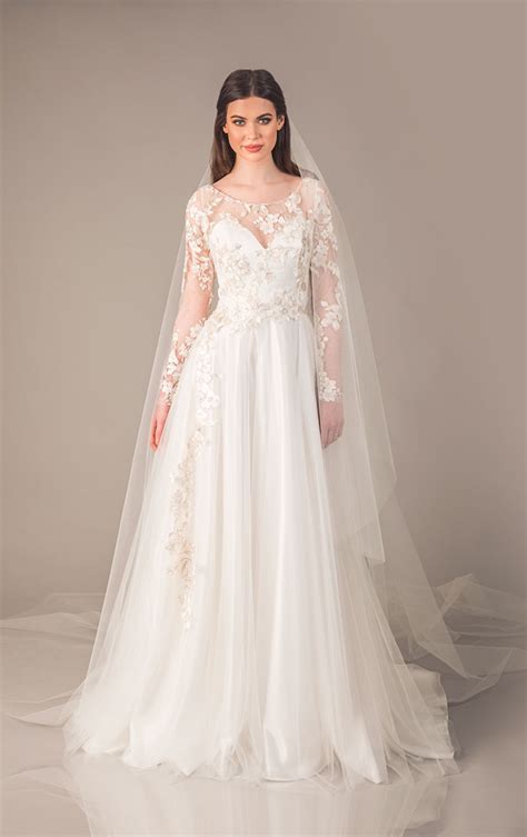Https://tommynaija.com/wedding/irish Wedding Dress Designers