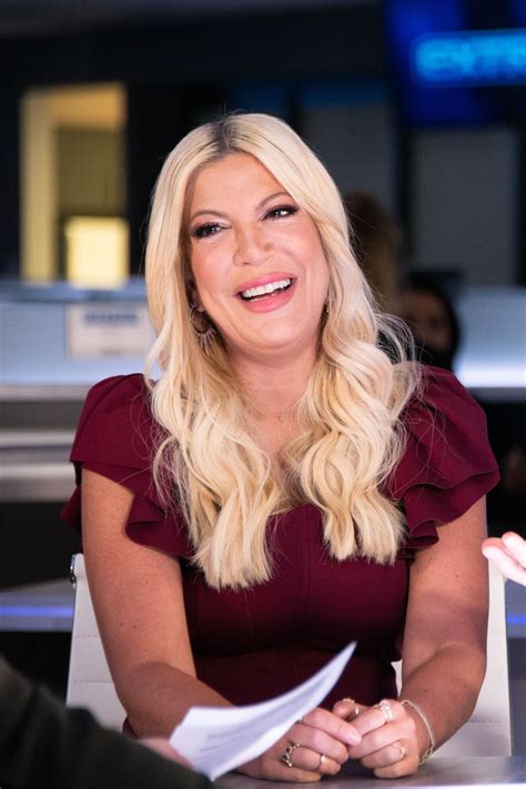 Tori Spelling Of Bh90210 Shows Off Her Stunning Figure In This New