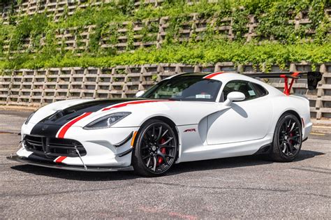 Like New 2016 Dodge Viper Acr Extreme Seeks A Bit Of Auction Madness In