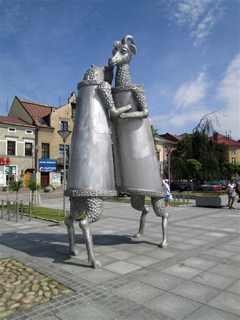 Miasto nowy targ zgłosiło lokalizację na os. Nowy Targ - Rzeźba "Dialog". Atrakcje turystyczne Nowego ...