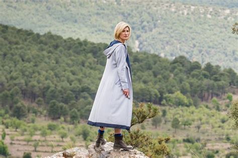 Jodie Whittakers On Top Of The World In New Doctor Who Photo The