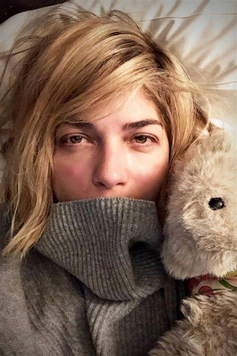 Actor and activist selma blair has been brutally, brilliantly honest about her diagnosis of multiple this content is imported from instagram. Selma Blair Opens Up About the Difficulties of Living With ...